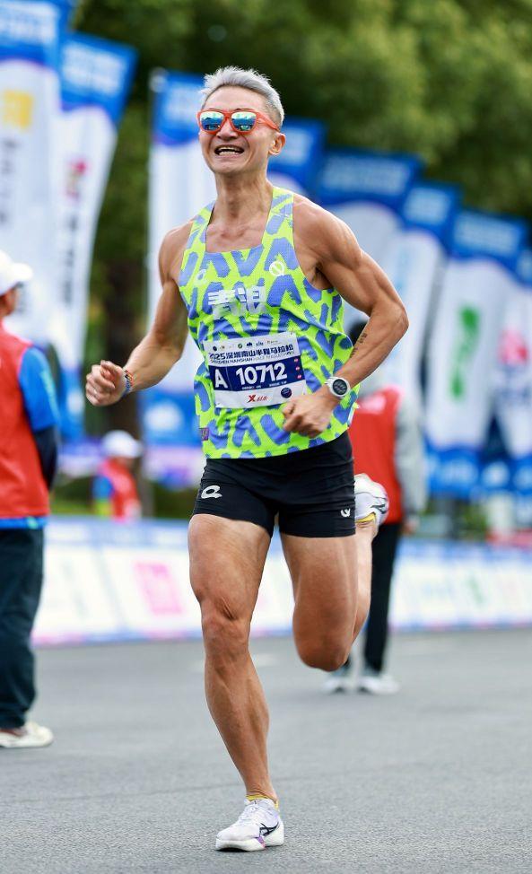 跑出了PB,但今天的终点,最想要的不是成绩